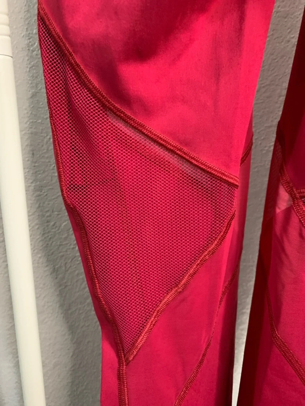 lululemon‎ athletica Bright Pink Leggings - Picture 5 of 12